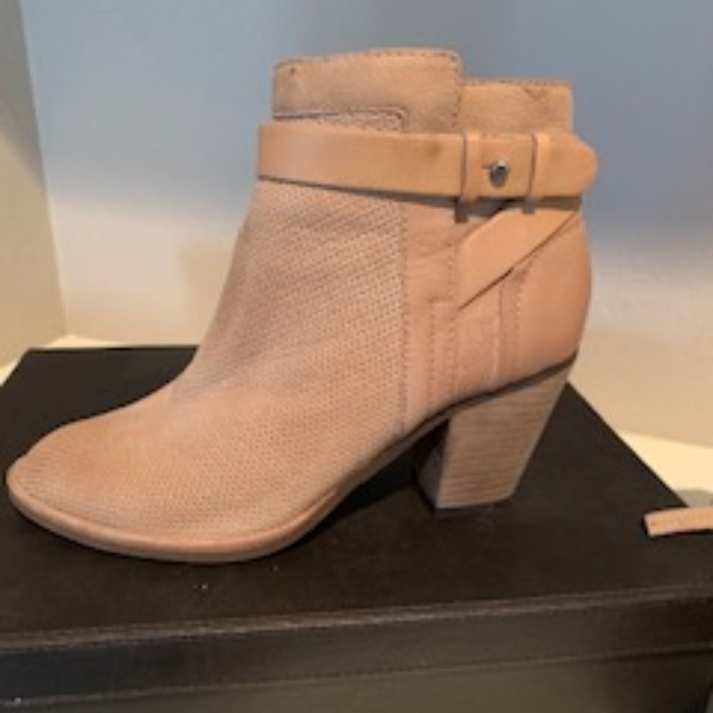 Dolce Vita Ankle Boots (Tan; SZ 6)